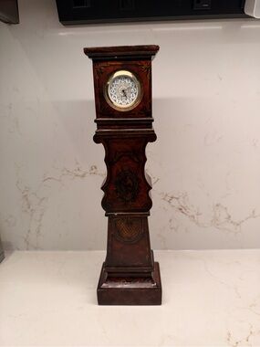 BOMBAY 2004 Decorative Mantel Clock-Style Home Wall Decor